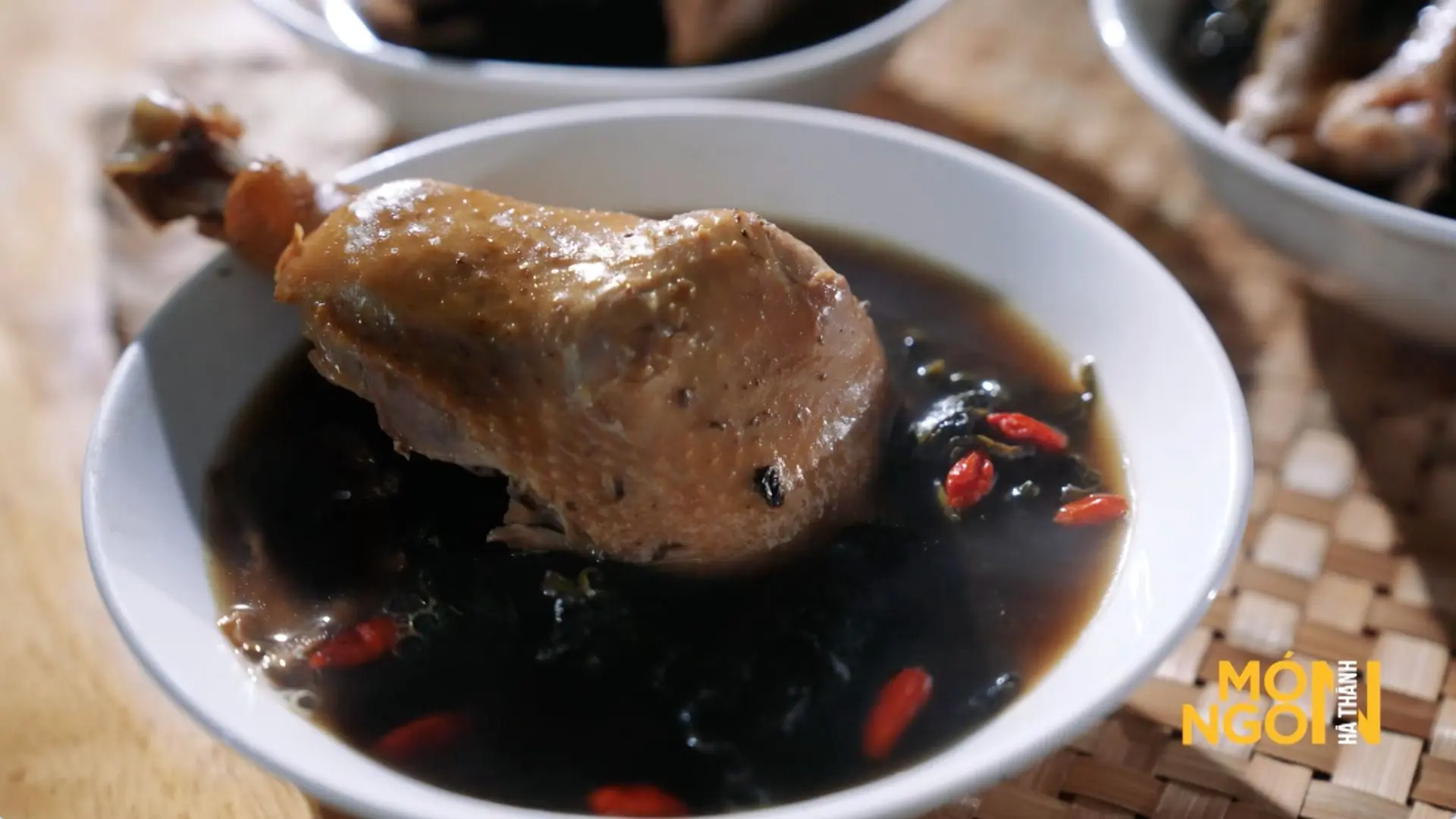 Gà tần cô Biên | Món ngon ở Hà Thành | 02/11/2025